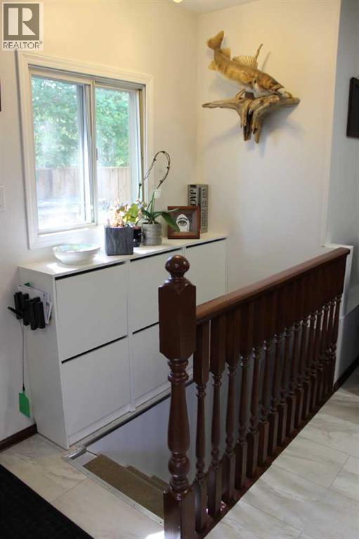 31 Spruce Avenue W — photo 32