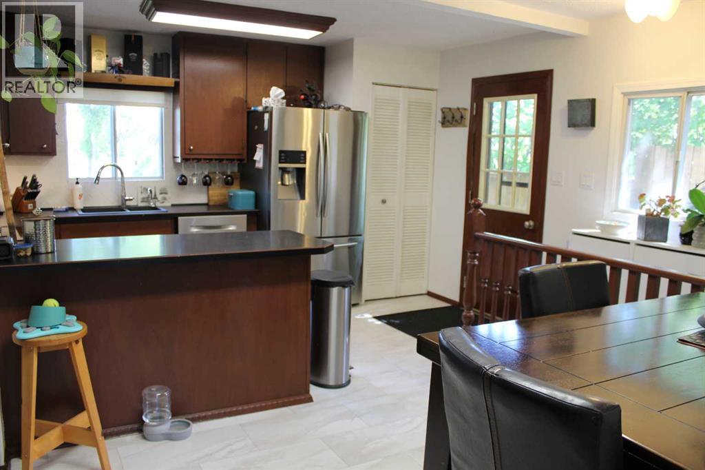 31 Spruce Avenue W — photo 31