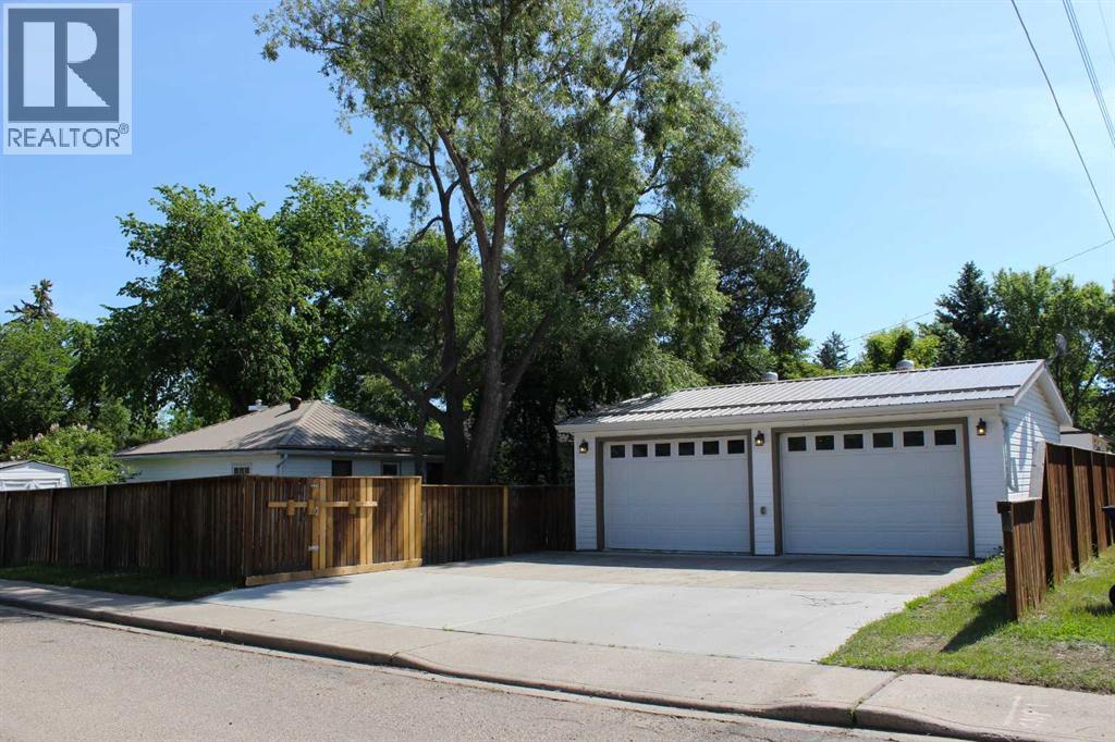 31 Spruce Avenue W — photo 17