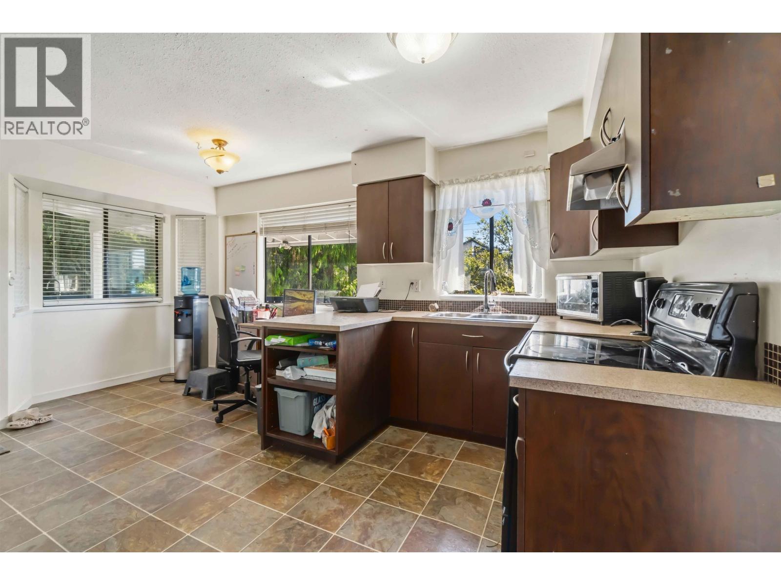 3141 RALEIGH STREET, Port Coquitlam