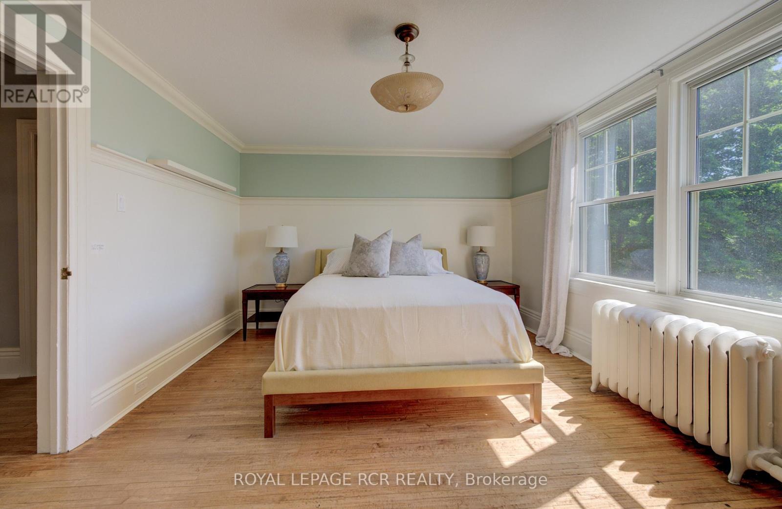287 FERGUS STREET N - 33