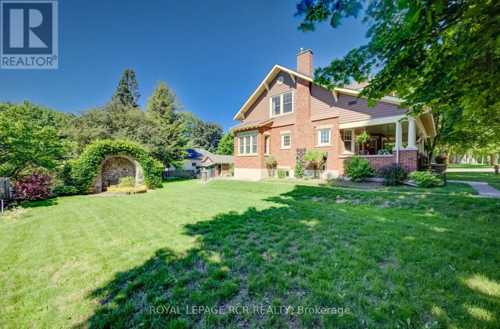 287 FERGUS STREET N - 41