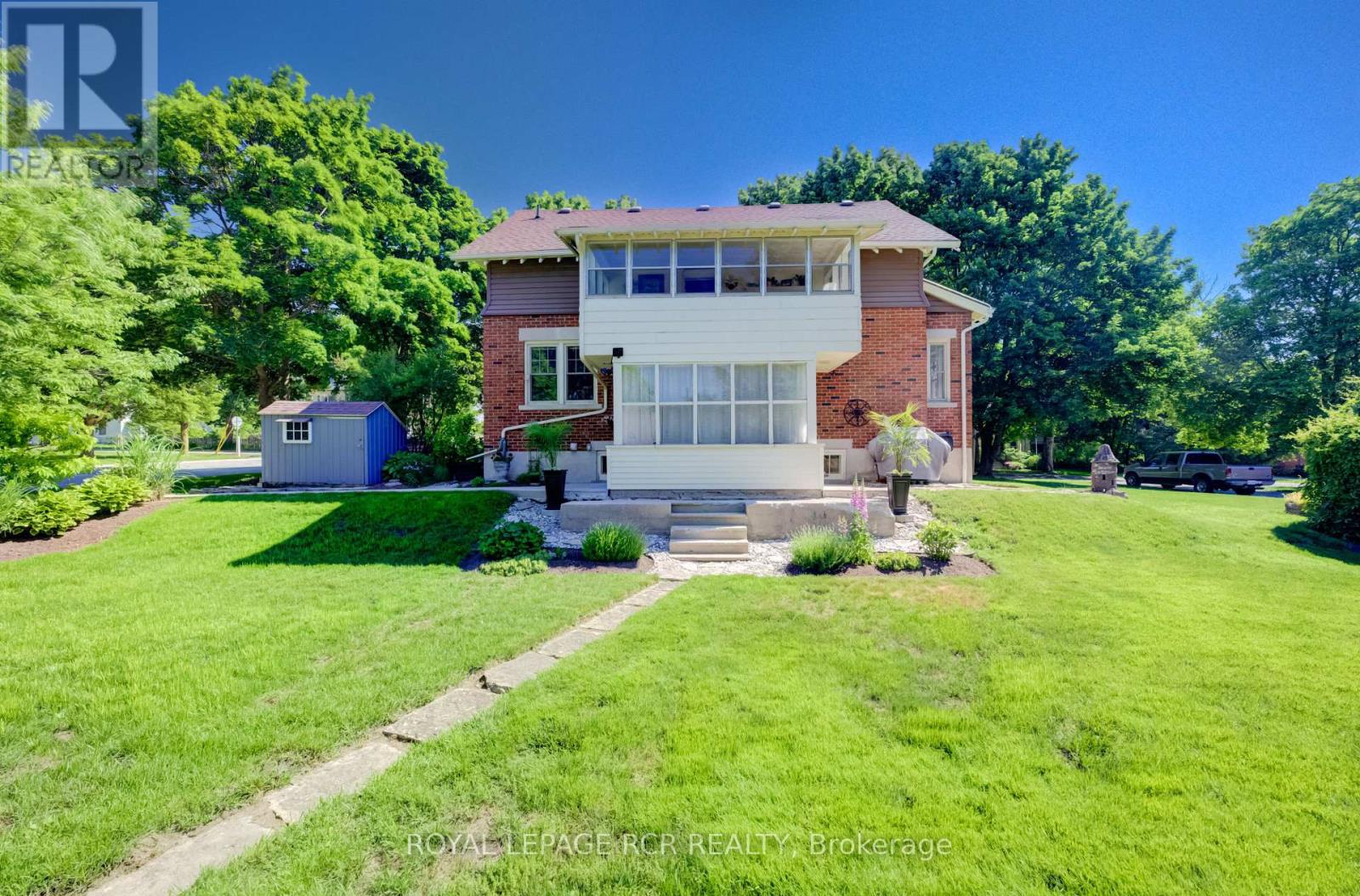 287 FERGUS STREET N - 43