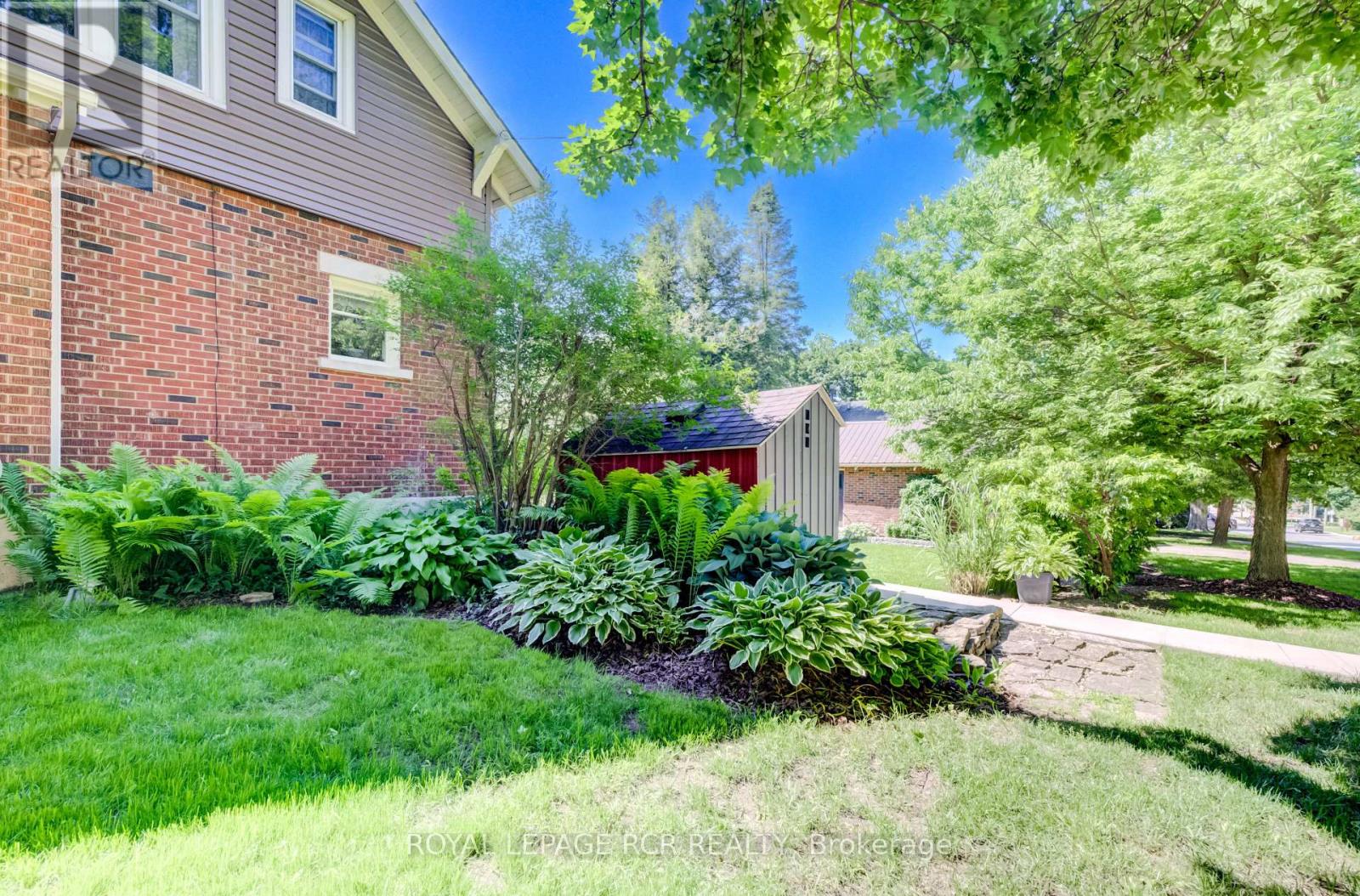 287 FERGUS STREET N - 49