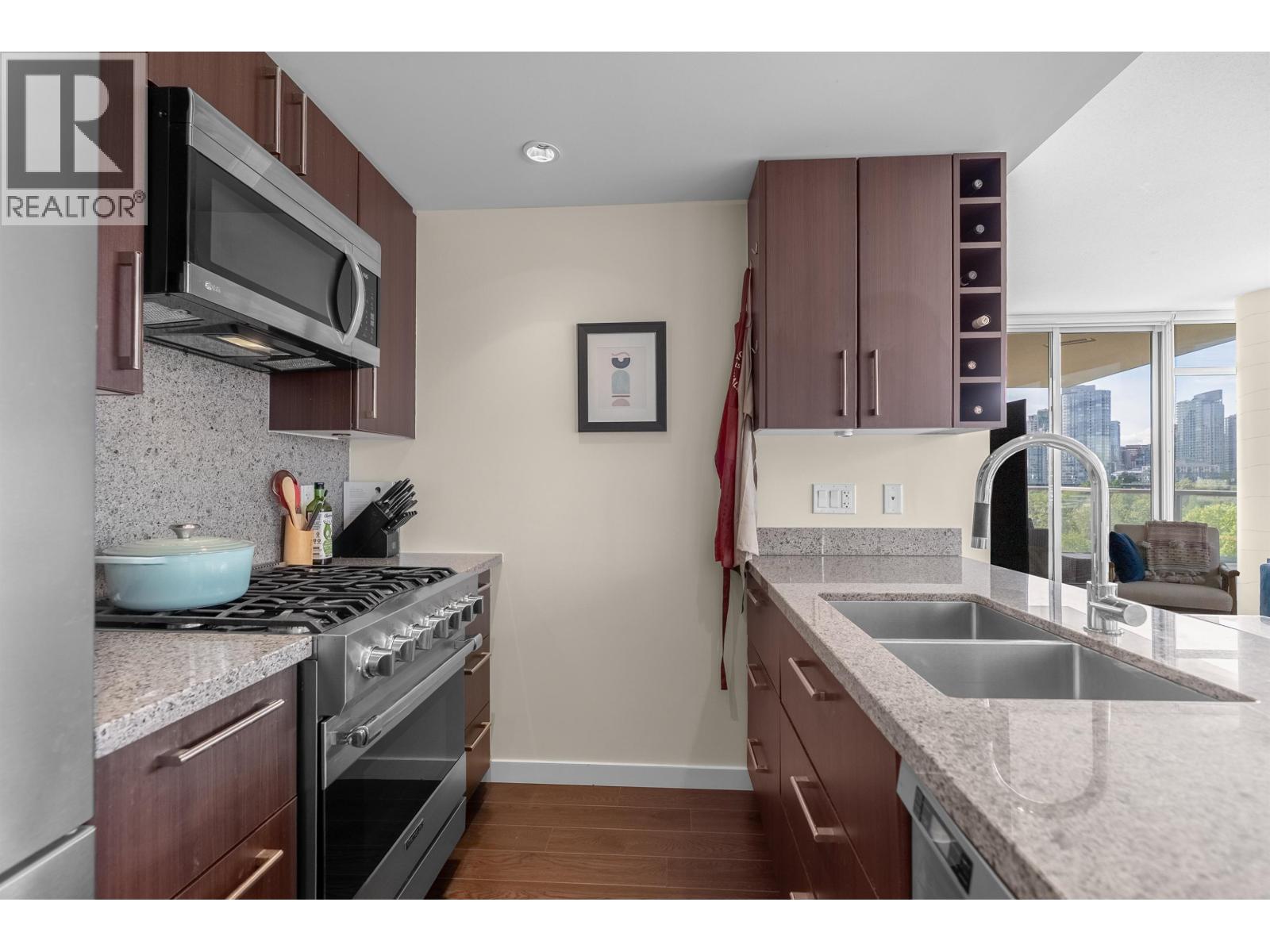 608 1708 COLUMBIA STREET, Vancouver