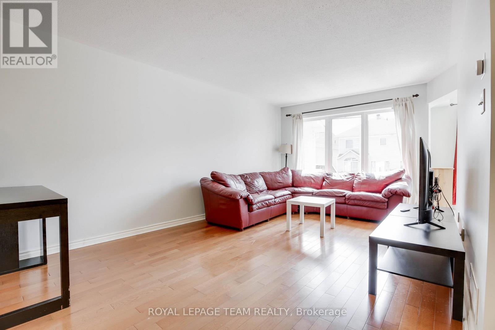 3 Bed, 3 Bath House for Rent in Ottawa – 33 SCAMPTON DRIVE, Ottawa – MLS# X13448606 - Image 10