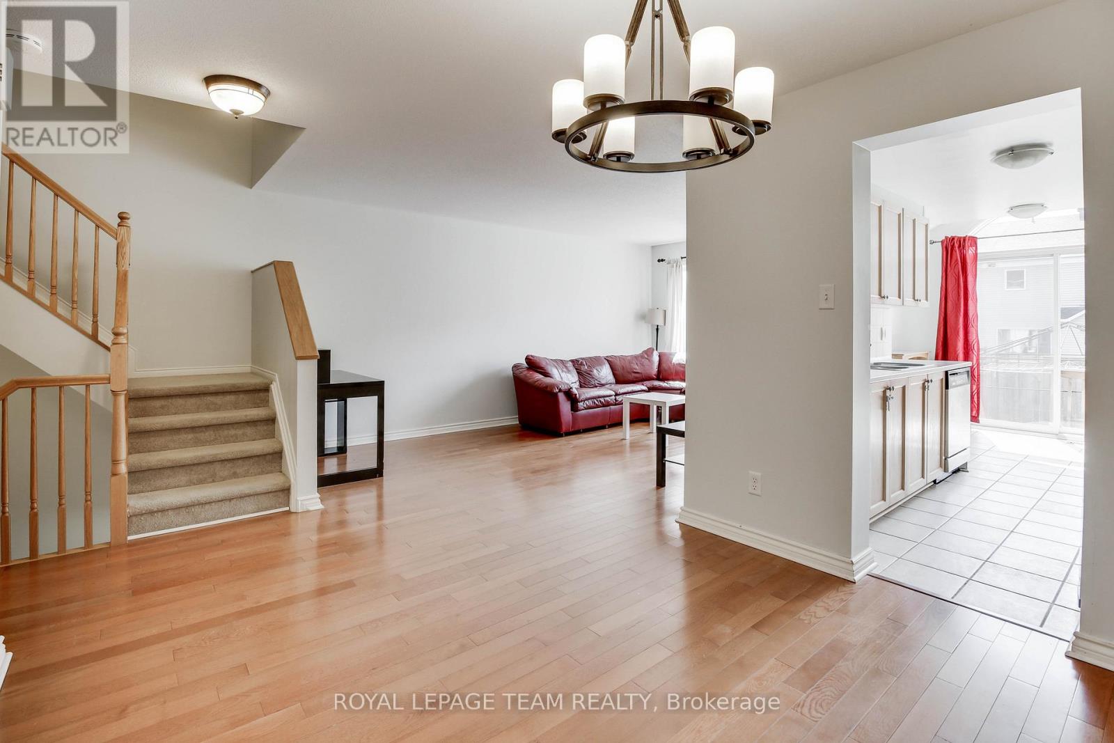 3 Bed, 3 Bath House for Rent in Ottawa – 33 SCAMPTON DRIVE, Ottawa – MLS# X13448606 - Image 11
