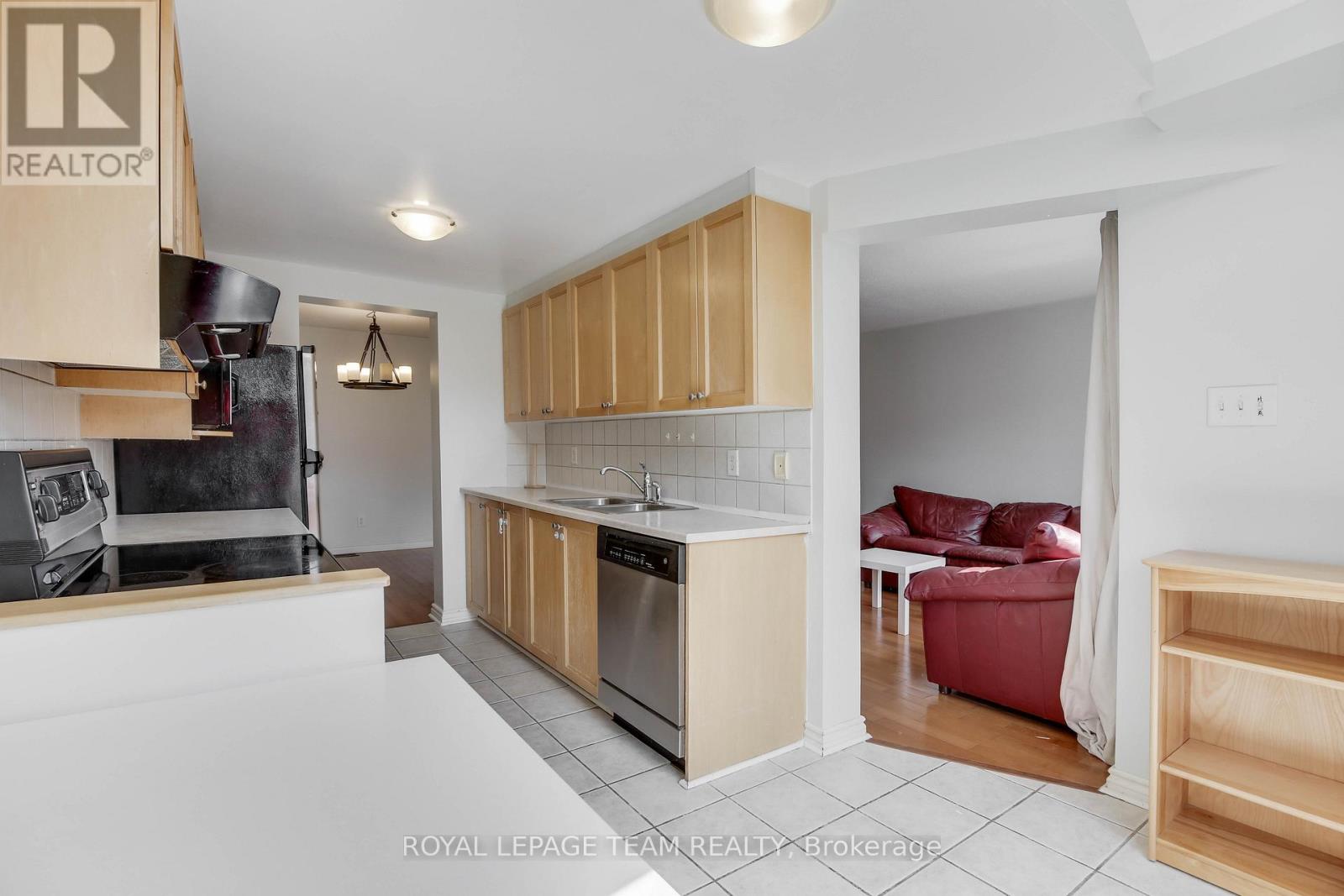 3 Bed, 3 Bath House for Rent in Ottawa – 33 SCAMPTON DRIVE, Ottawa – MLS# X13448606 - Image 15