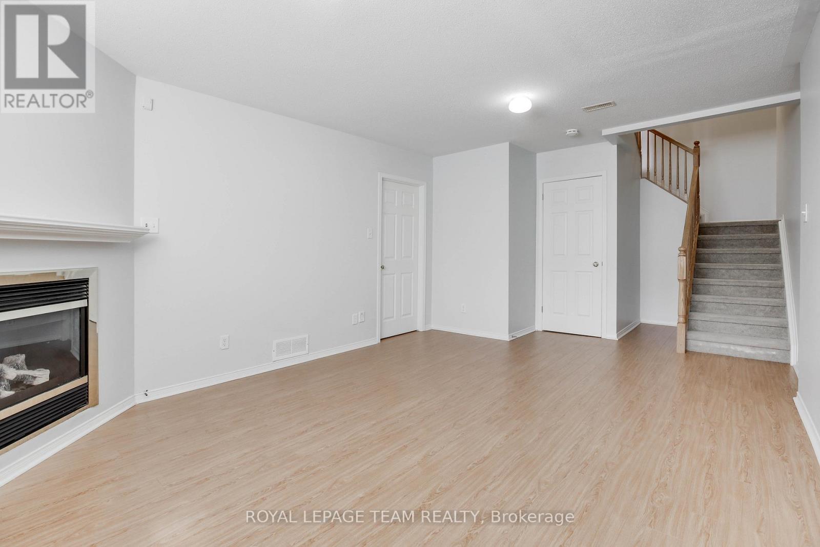 3 Bed, 3 Bath House for Rent in Ottawa – 33 SCAMPTON DRIVE, Ottawa – MLS# X13448606 - Image 32