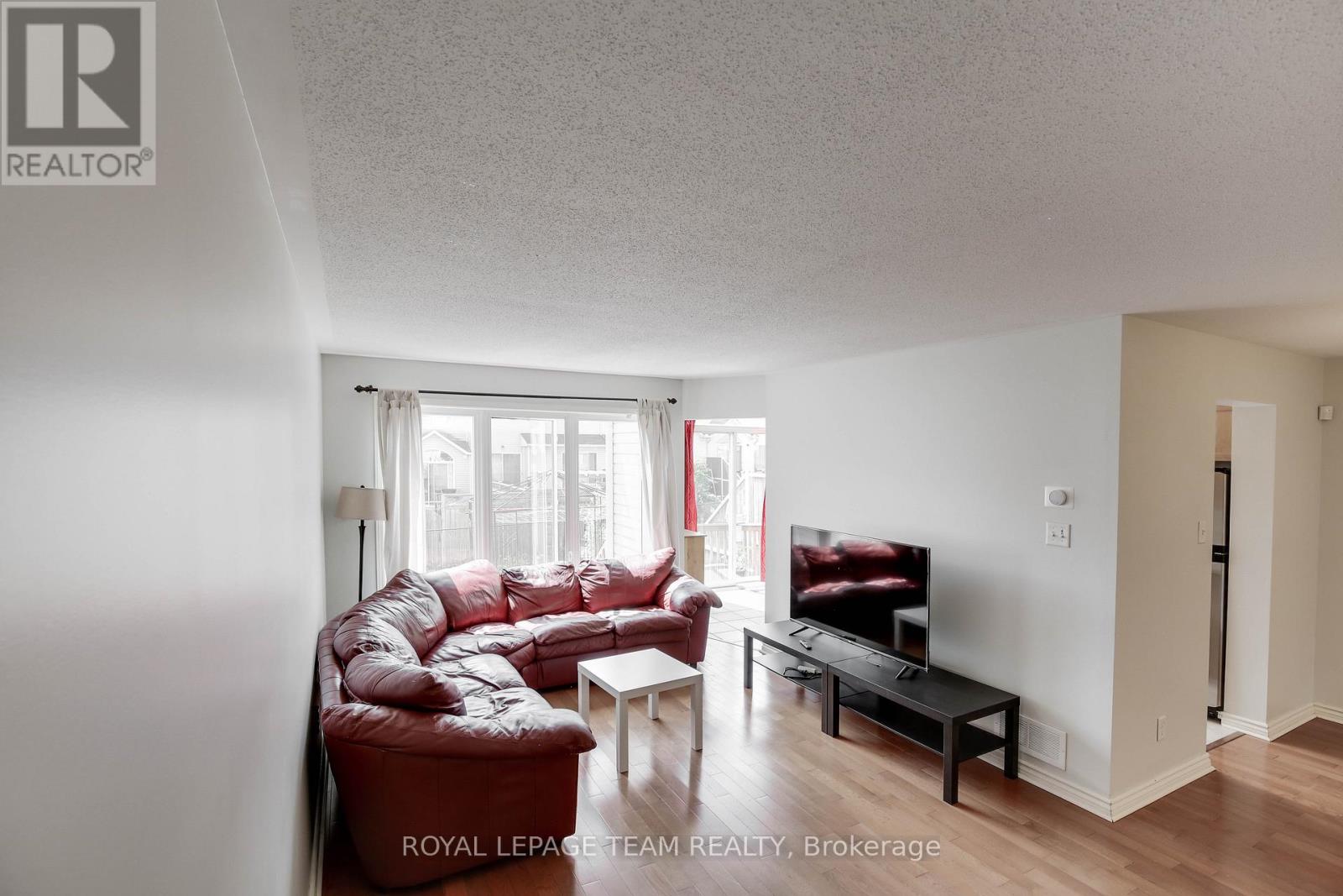 3 Bed, 3 Bath House for Rent in Ottawa – 33 SCAMPTON DRIVE, Ottawa – MLS# X13448606 - Image 8