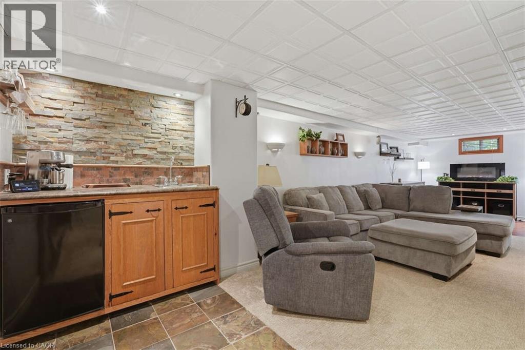 1531 UPPER WELLINGTON Street - 39