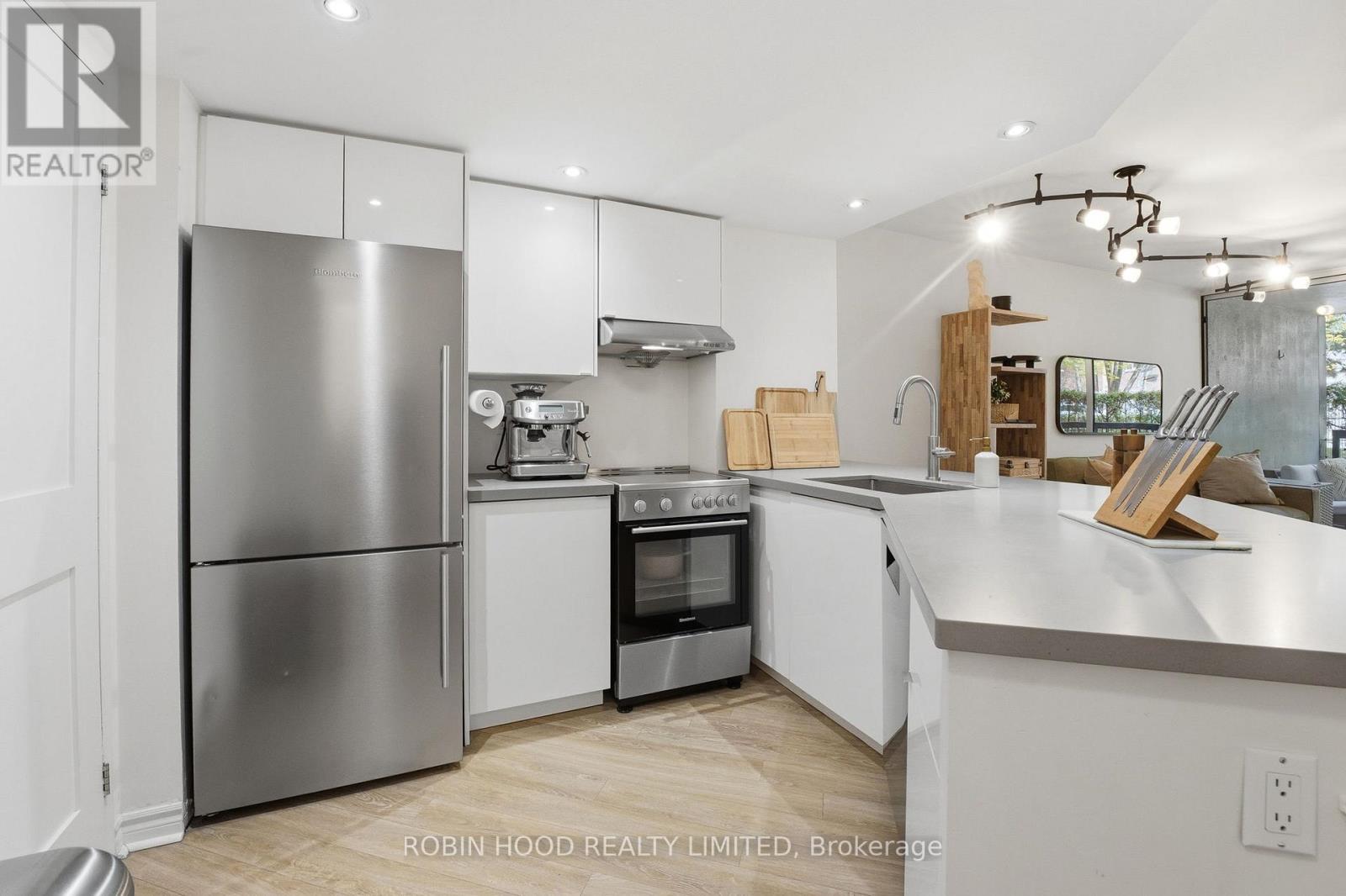 #123 77 MAITLAND PLACE - 16