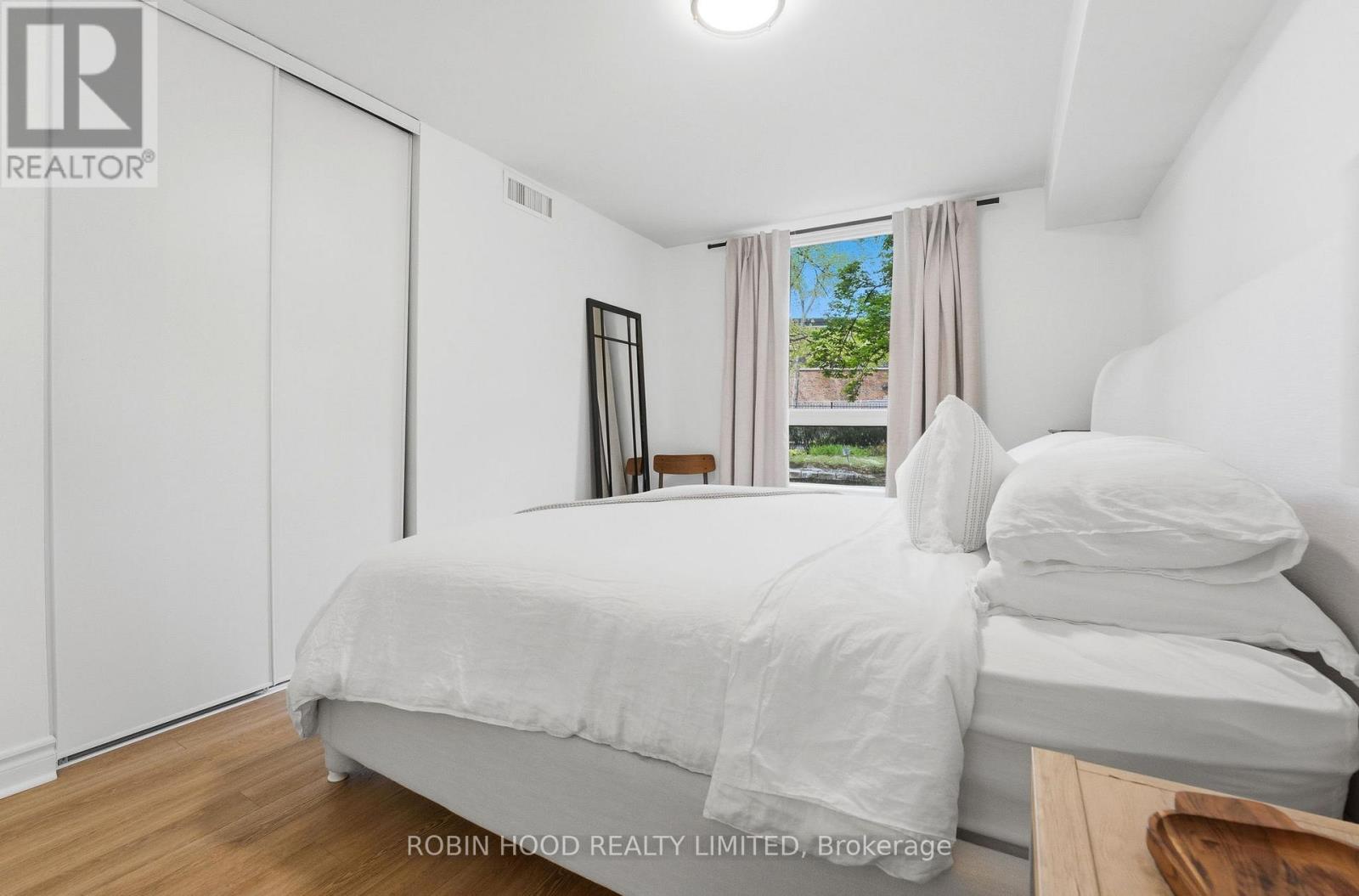 #123 77 MAITLAND PLACE - 18
