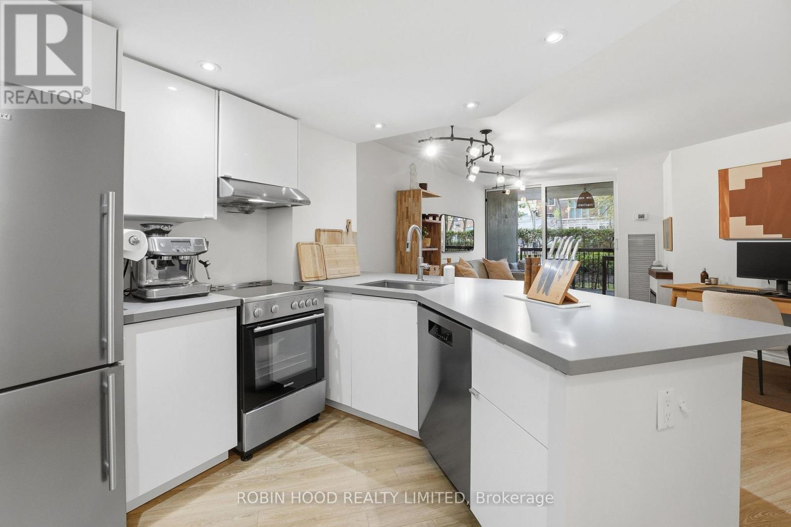 #123 77 MAITLAND PLACE - 5
