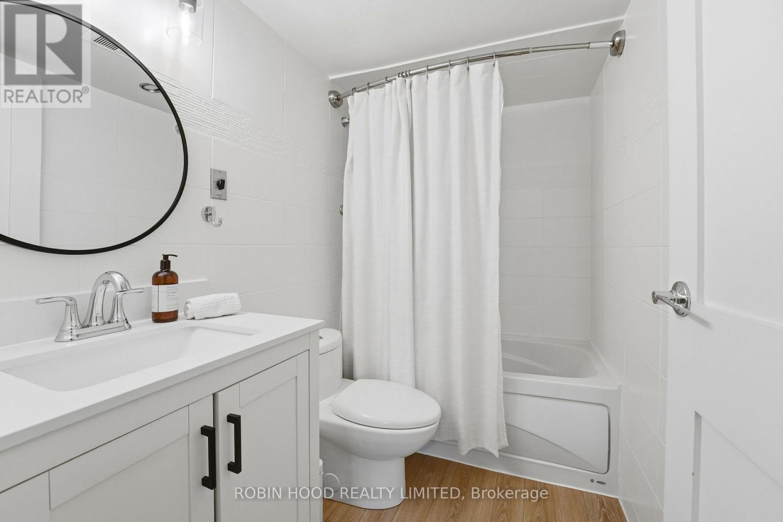 #123 77 MAITLAND PLACE - Image 7