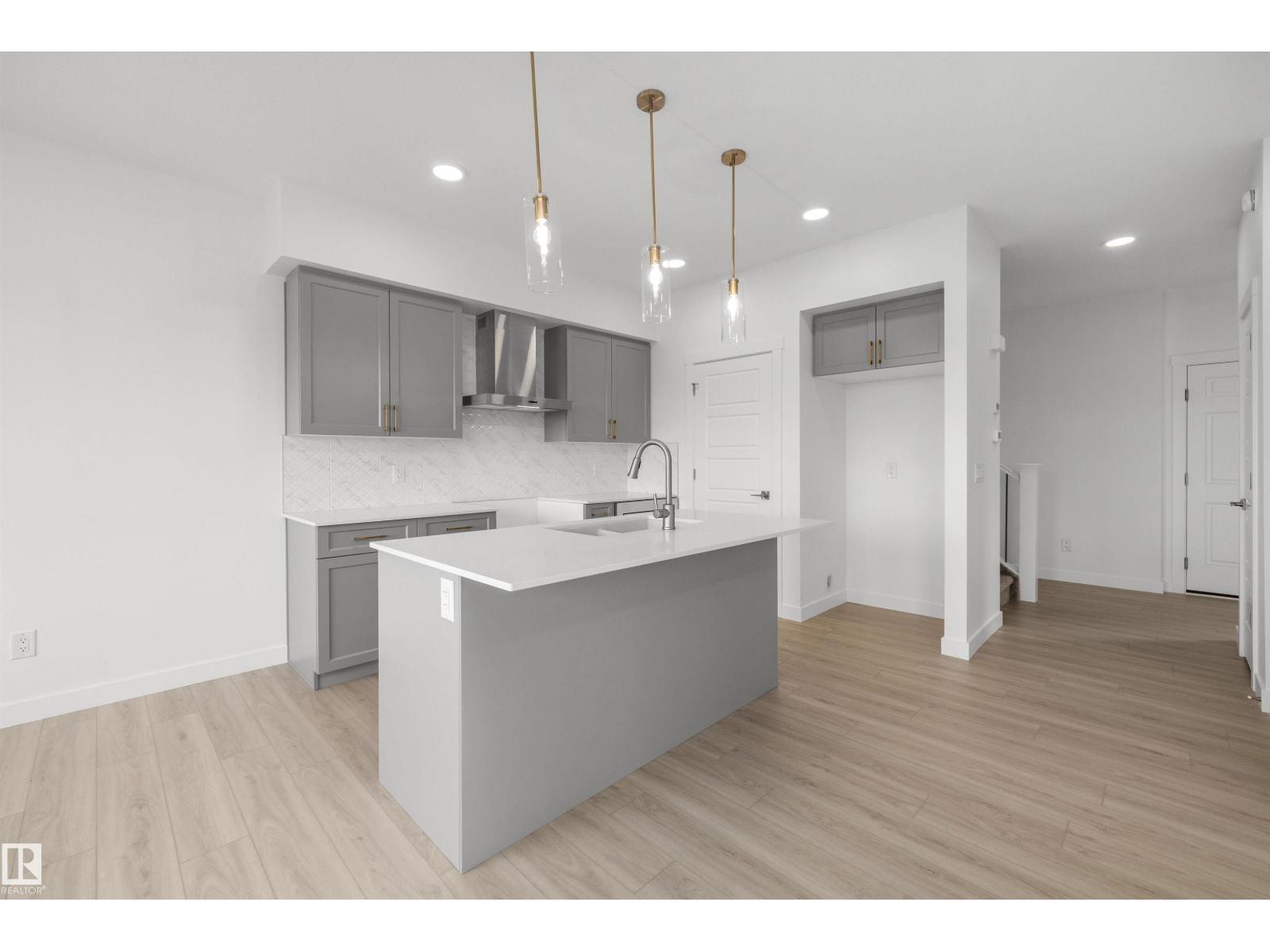 8536 183 AV NW - 8