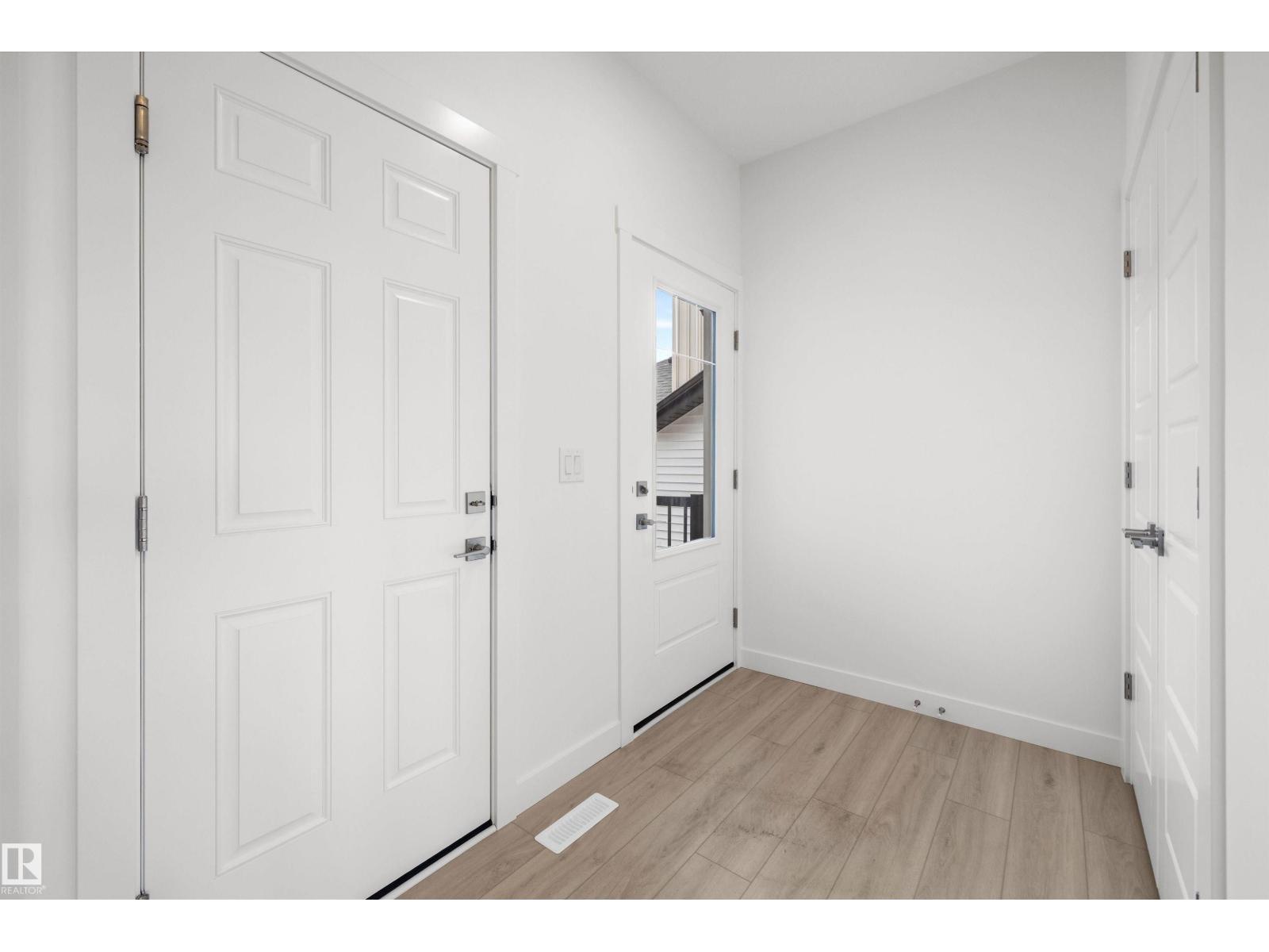 8536 183 AV NW - 3