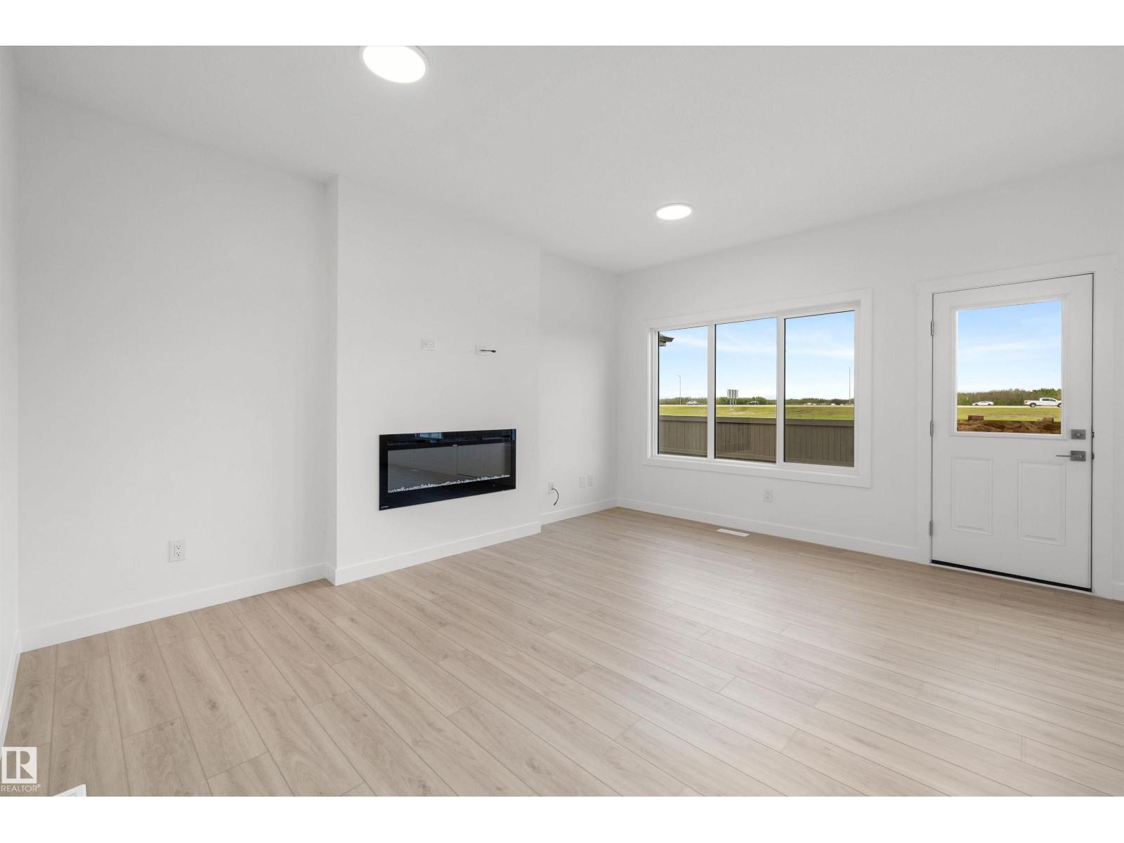 8536 183 AV NW - 19