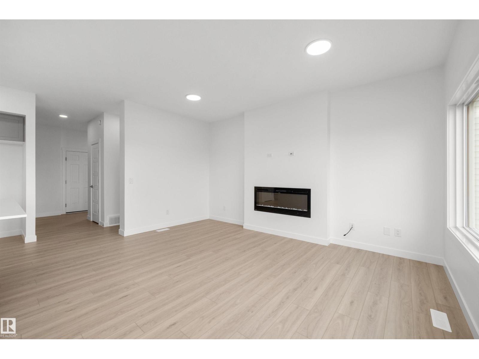 8536 183 AV NW - 16