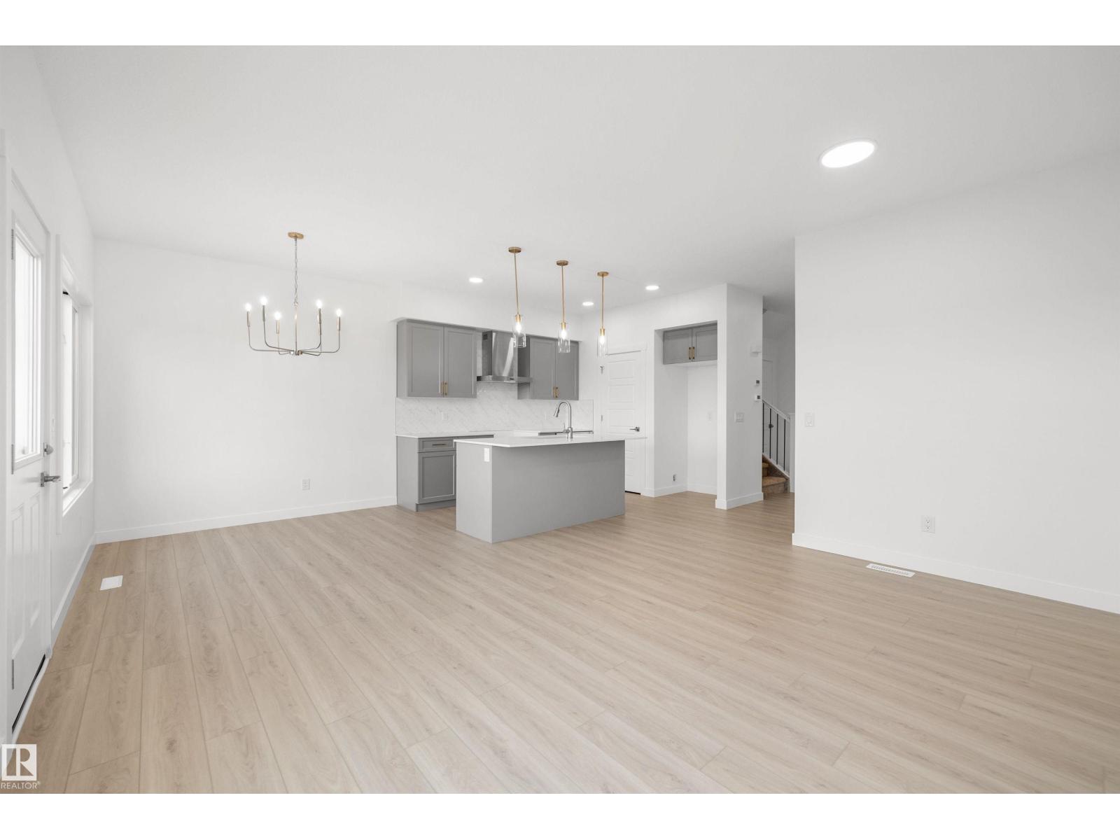 8536 183 AV NW - 17