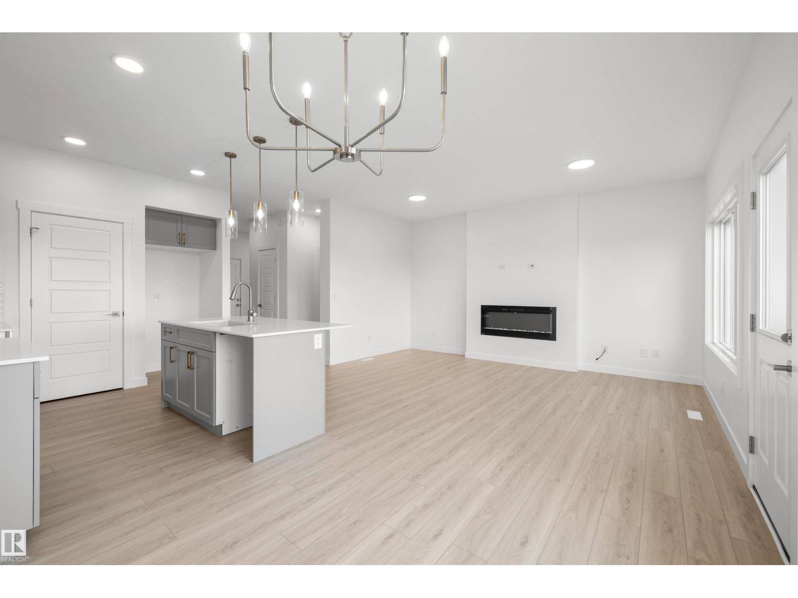 8536 183 AV NW - 15