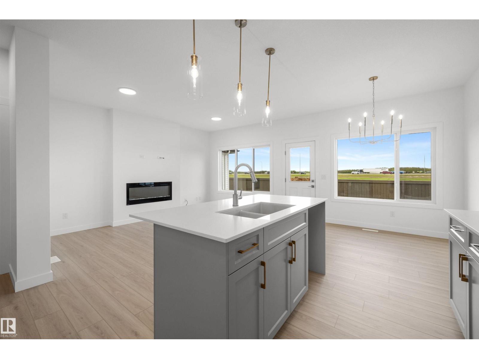 8536 183 AV NW - 12