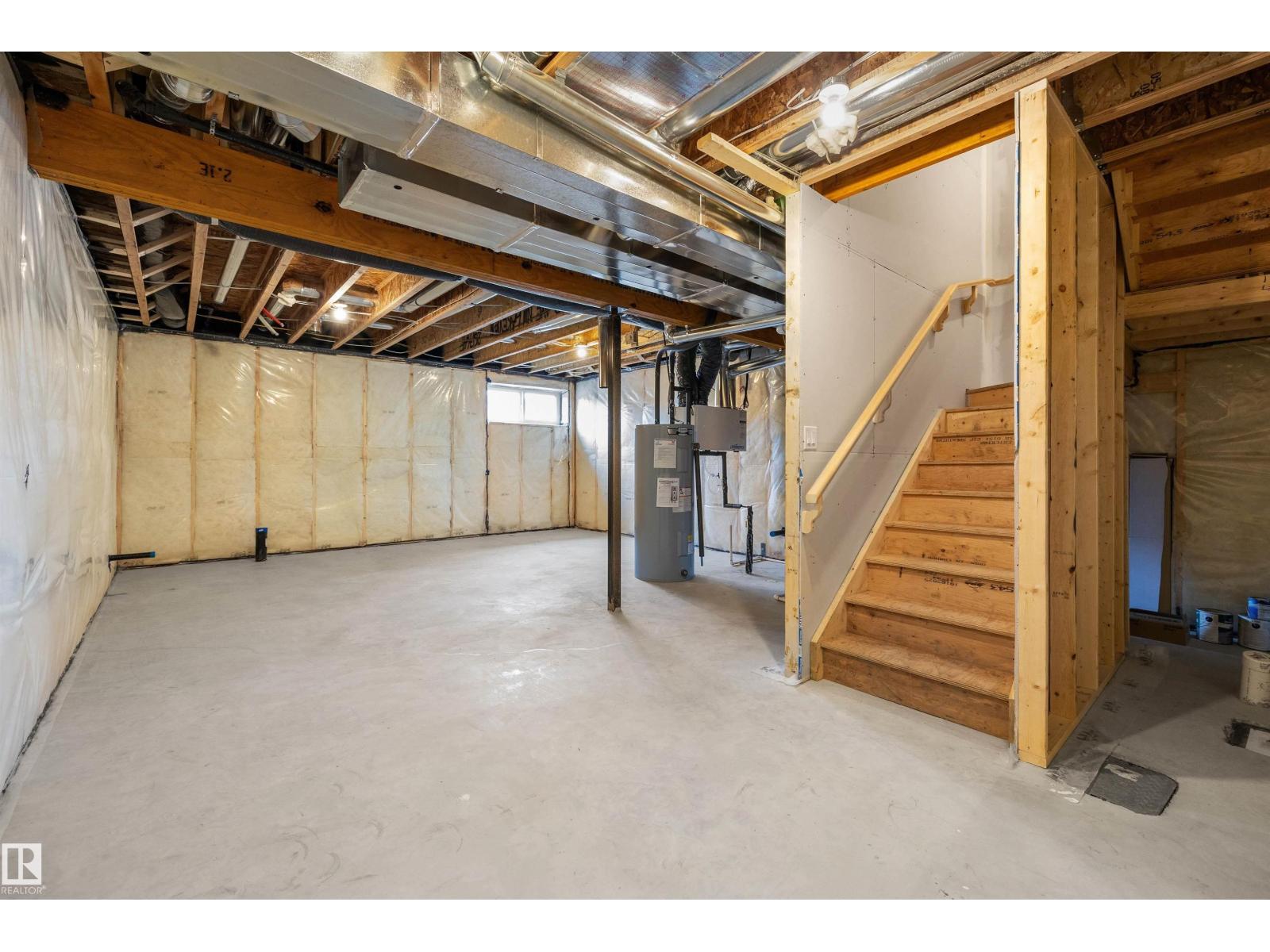 8536 183 AV NW - 40