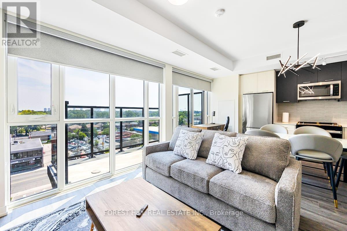 #725 2300 ST CLAIR AVENUE W - 12