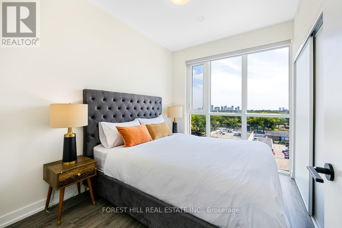 #725 2300 ST CLAIR AVENUE W - 26