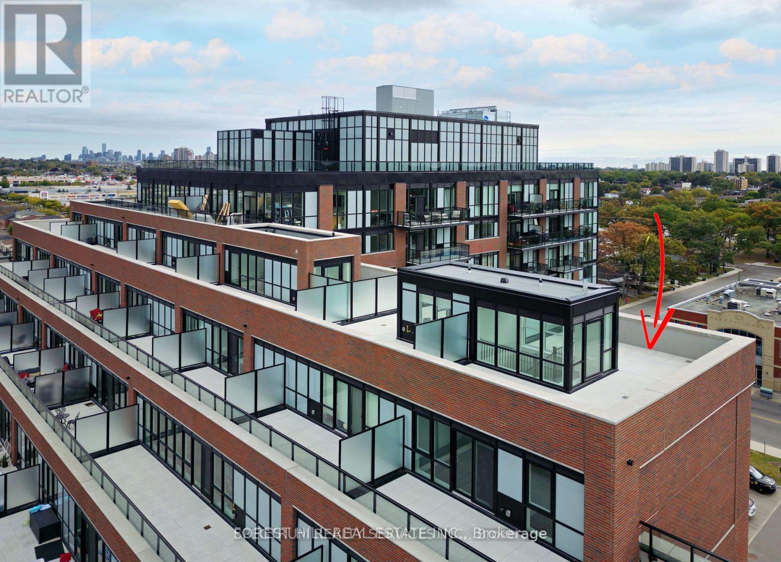 #725 2300 ST CLAIR AVENUE W - 30
