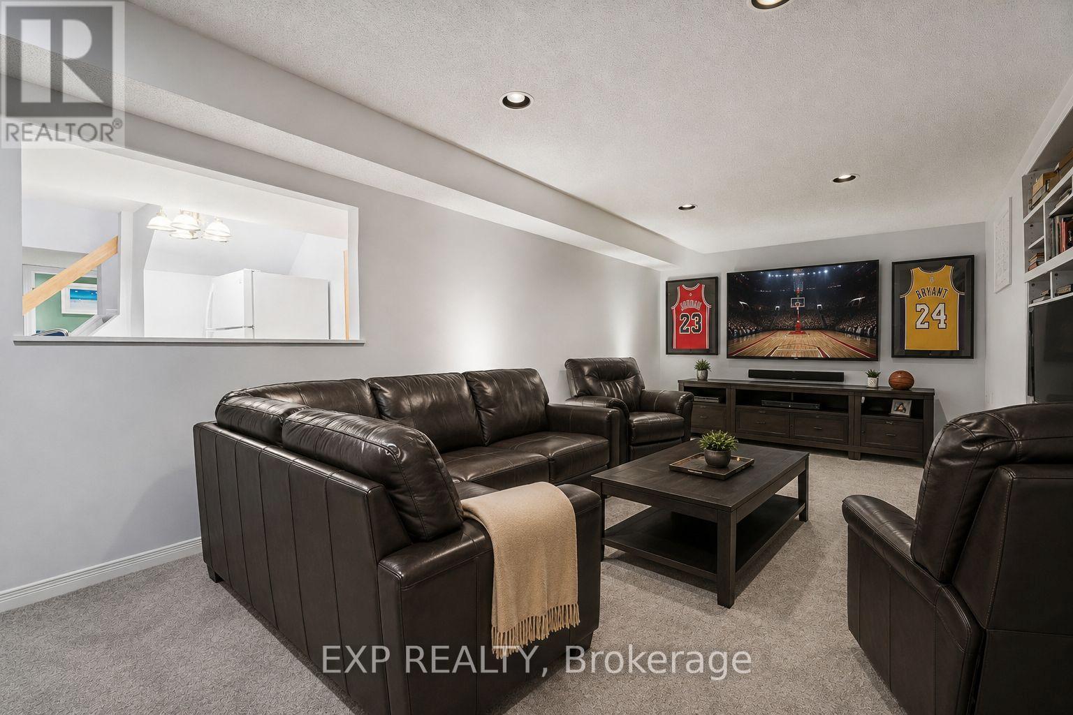 209 NOTTINGHAM DRIVE - 34