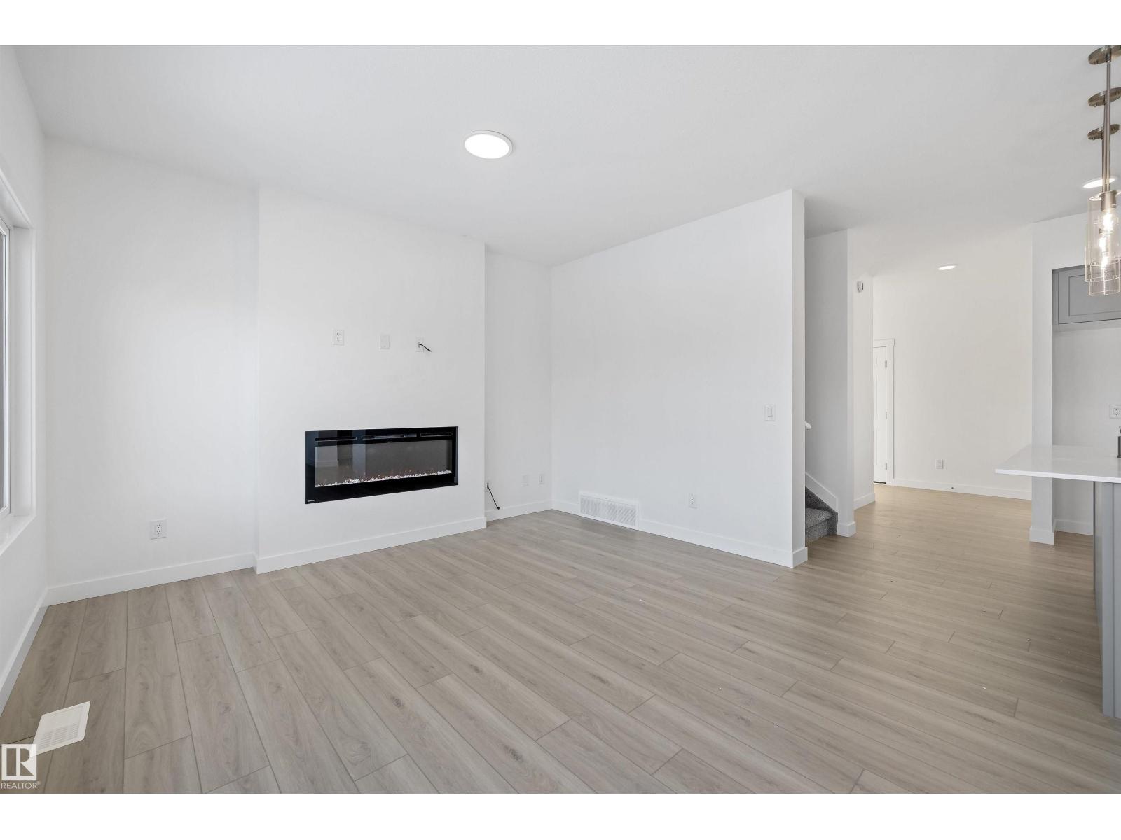 18931 24 AV NW - 13
