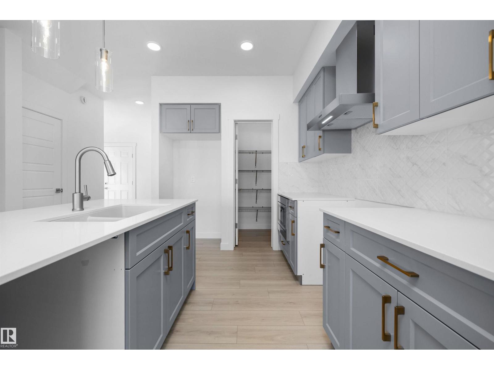 18931 24 AV NW - 9