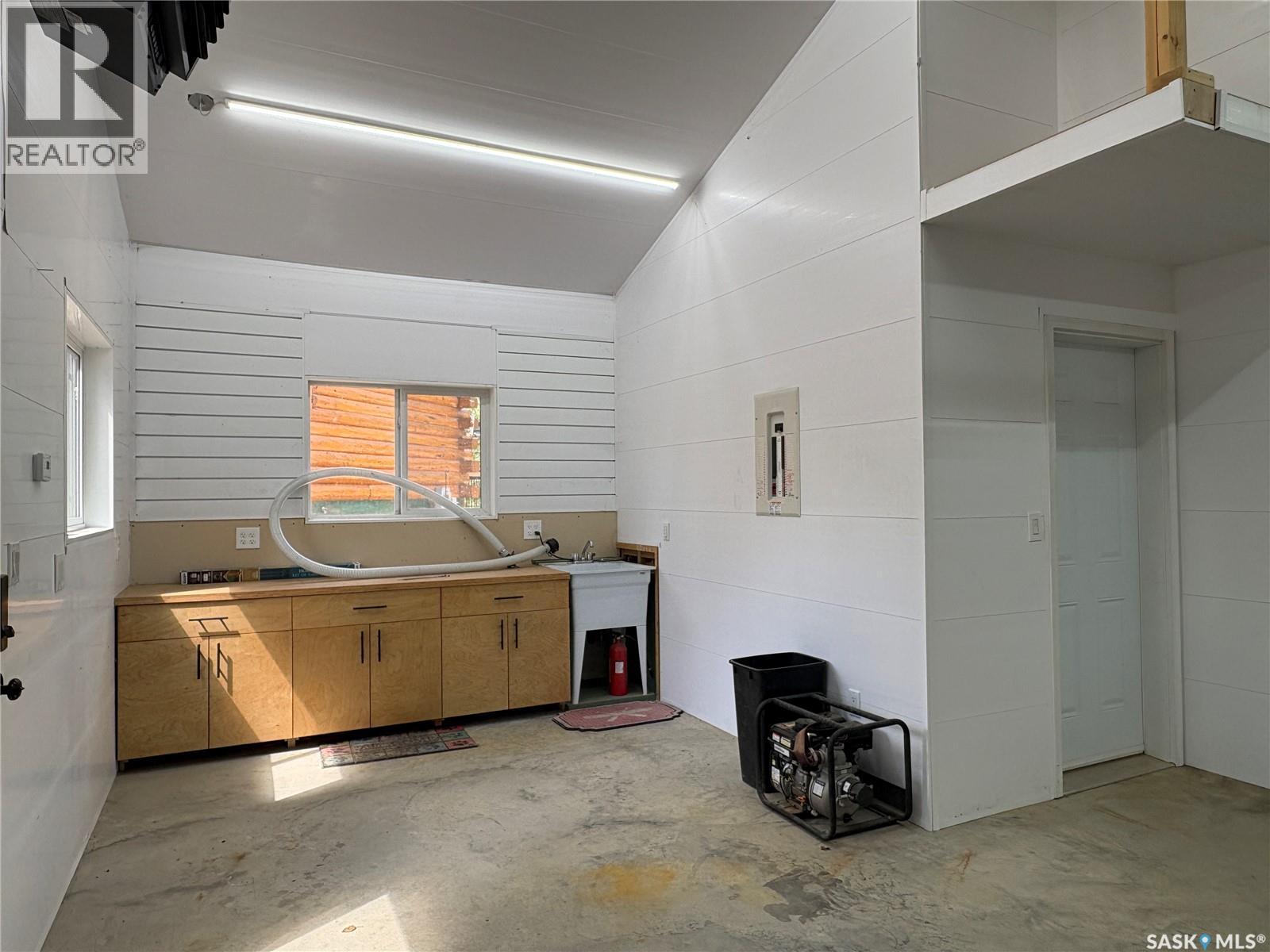 10 Andrews Way - 44