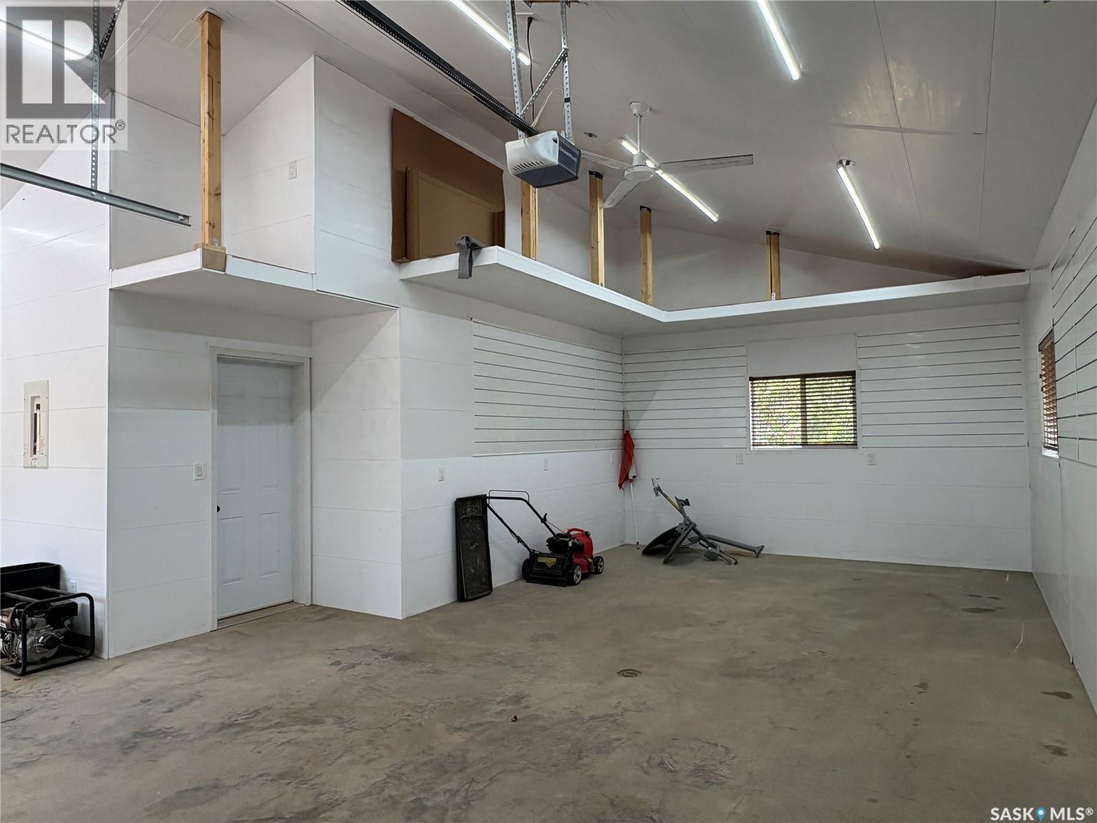 10 Andrews Way - 45