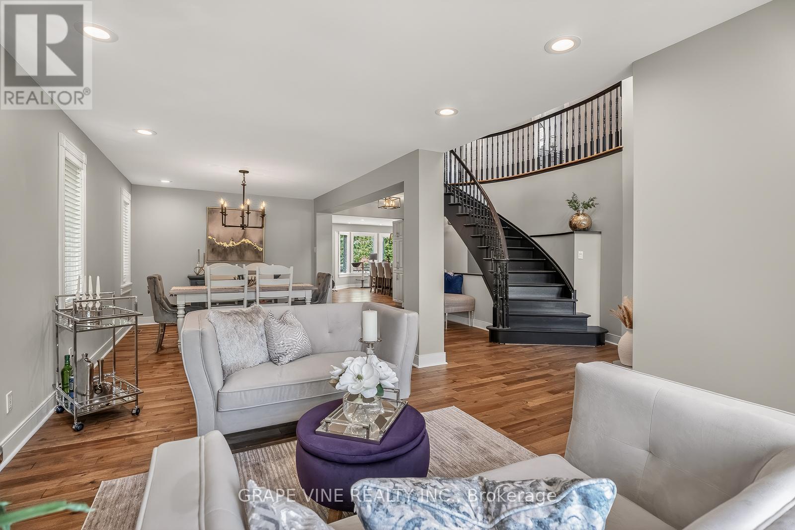 4 CARBERY DRIVE - 12