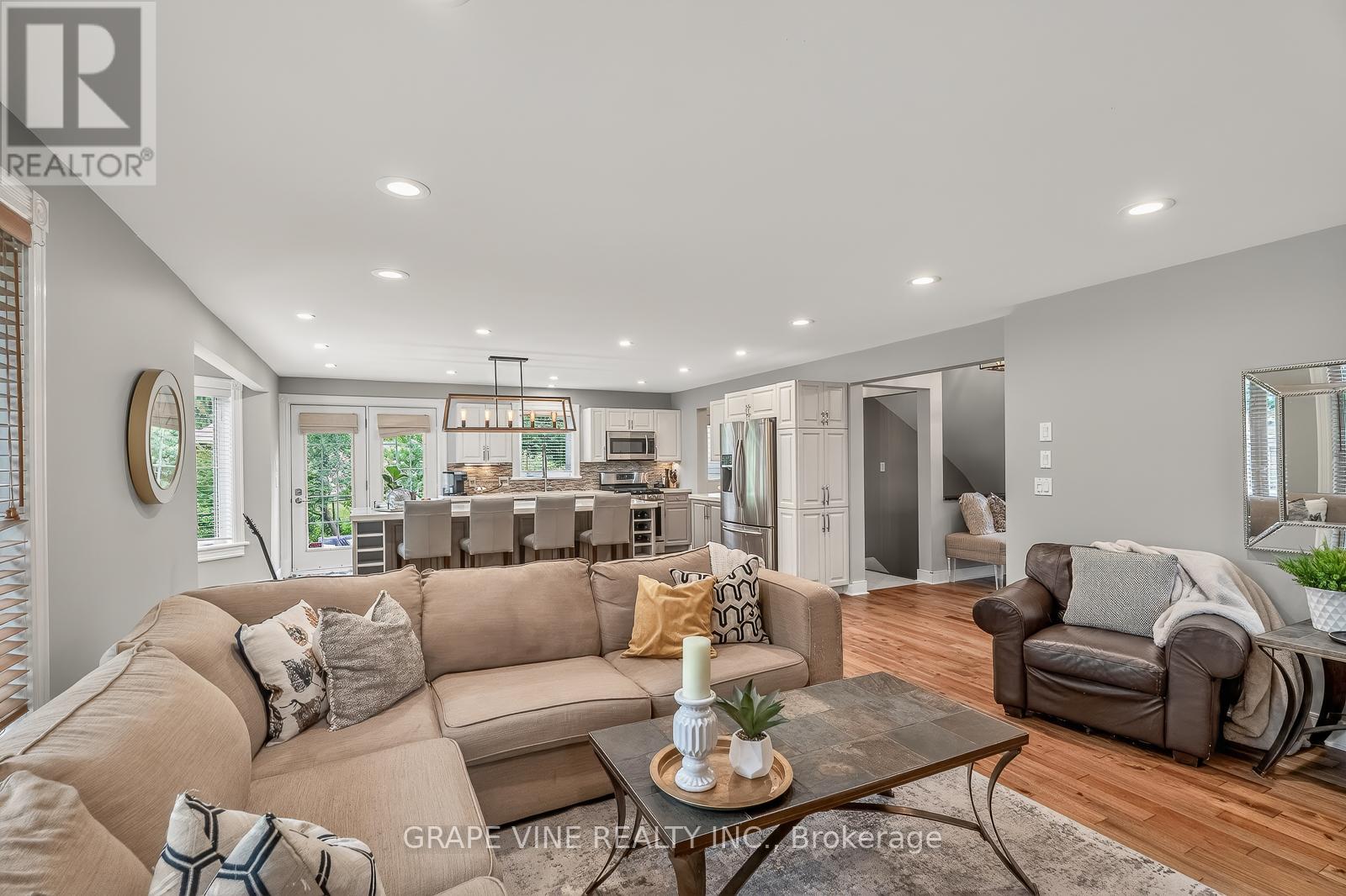 4 CARBERY DRIVE - 19
