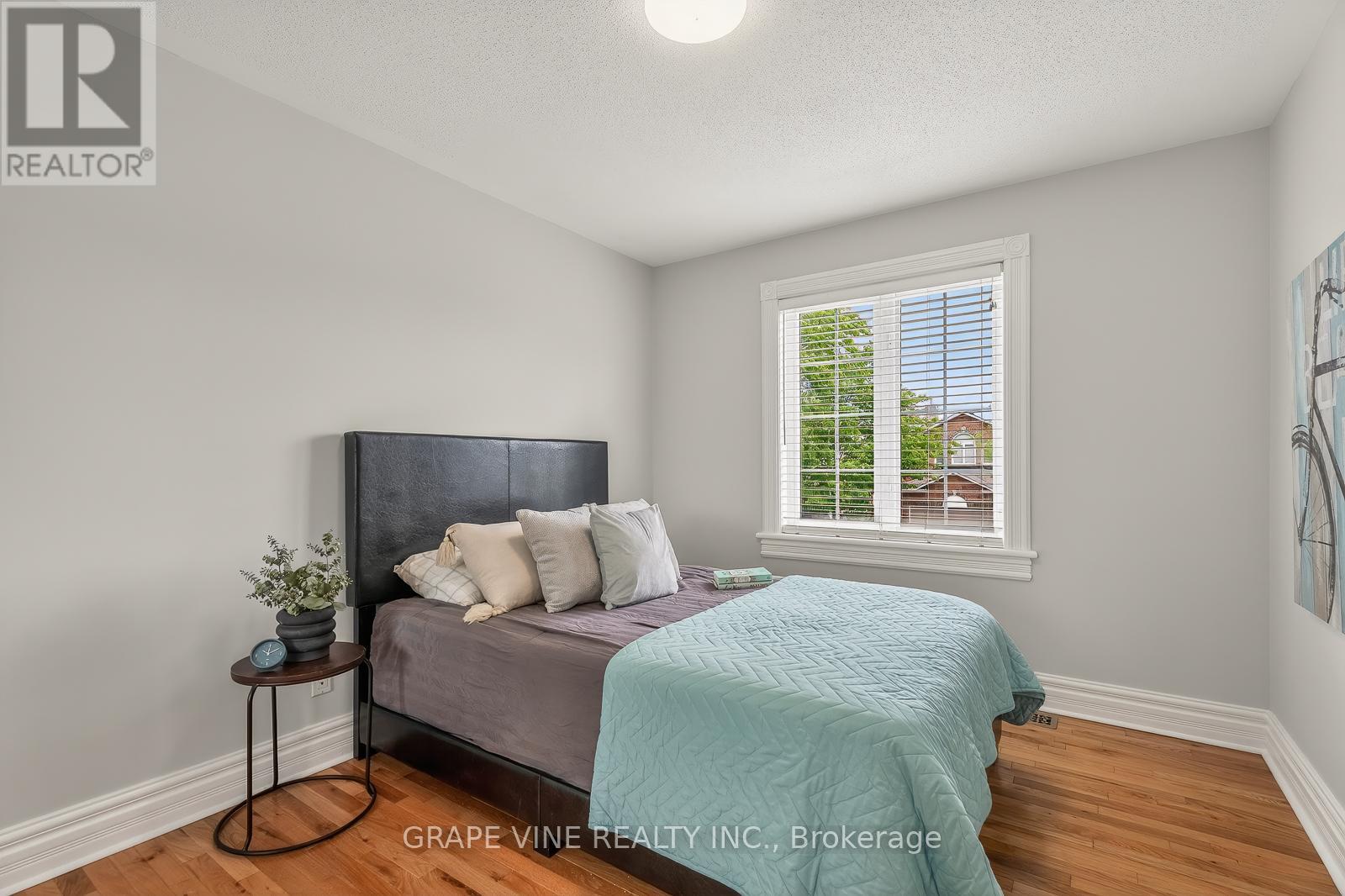 4 CARBERY DRIVE - 36