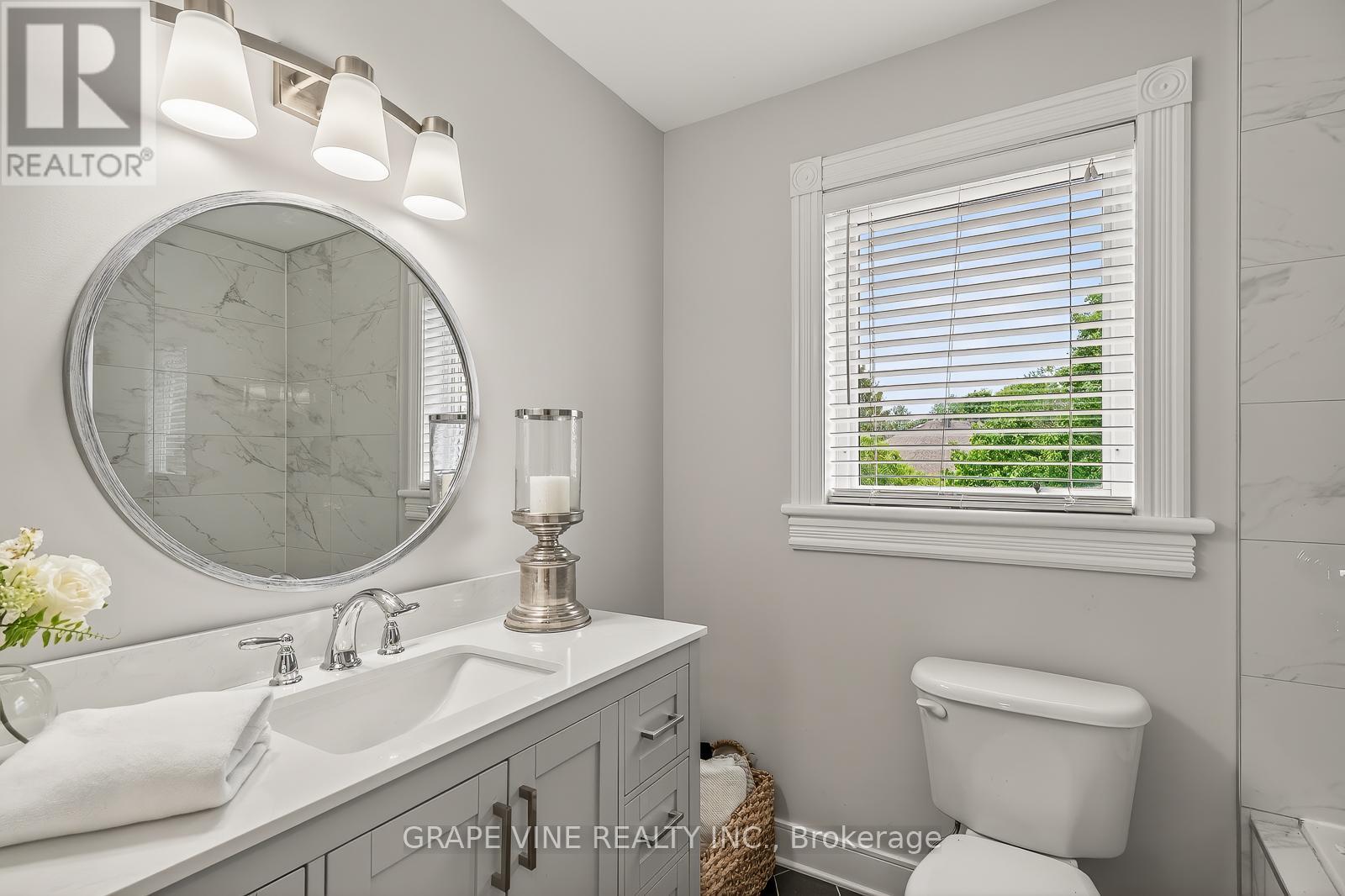 4 CARBERY DRIVE - 38