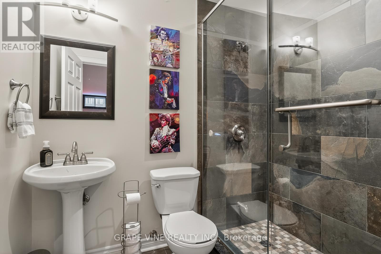 4 CARBERY DRIVE - 43