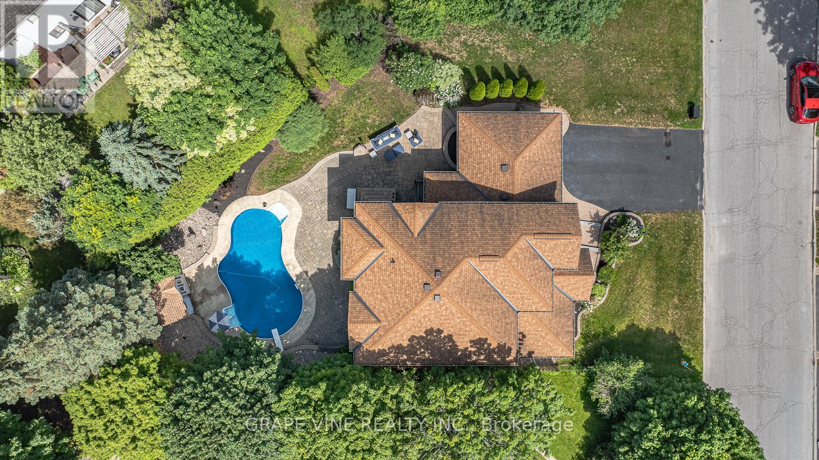 4 CARBERY DRIVE - 48