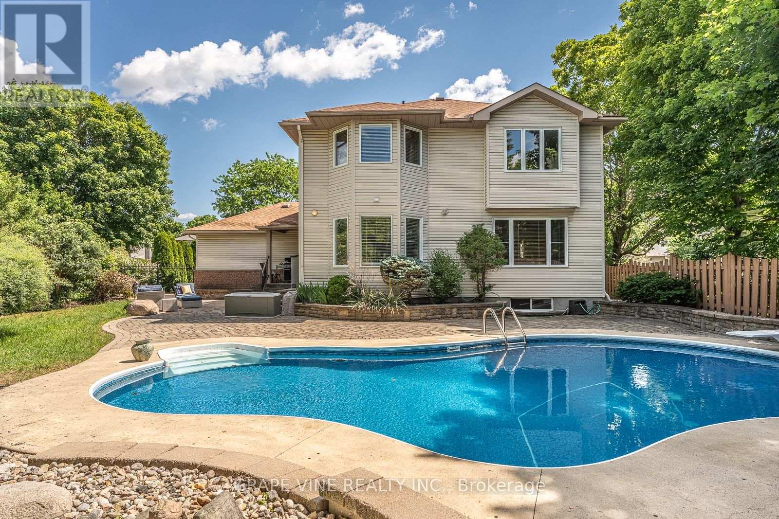 4 CARBERY DRIVE - 6