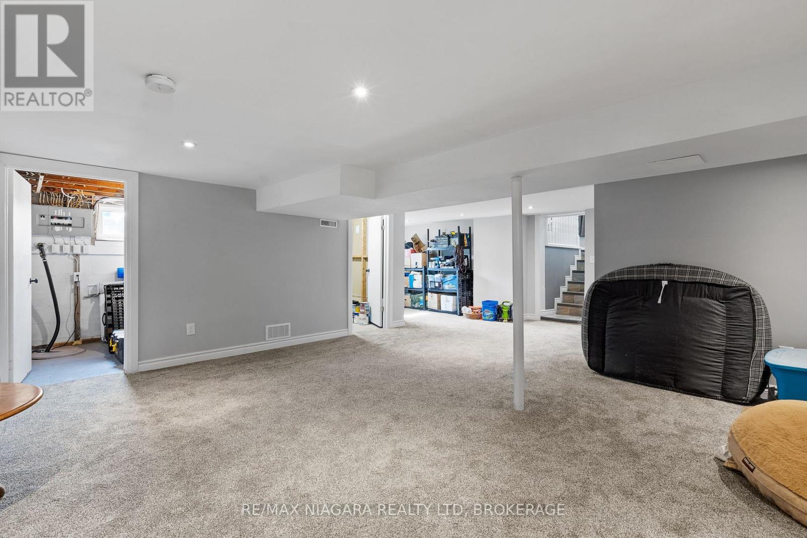 809 BROADWAY AVENUE - 17