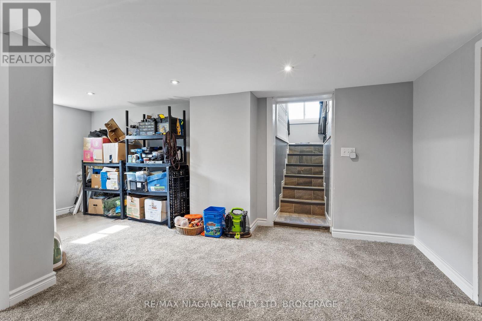 809 BROADWAY AVENUE - 18