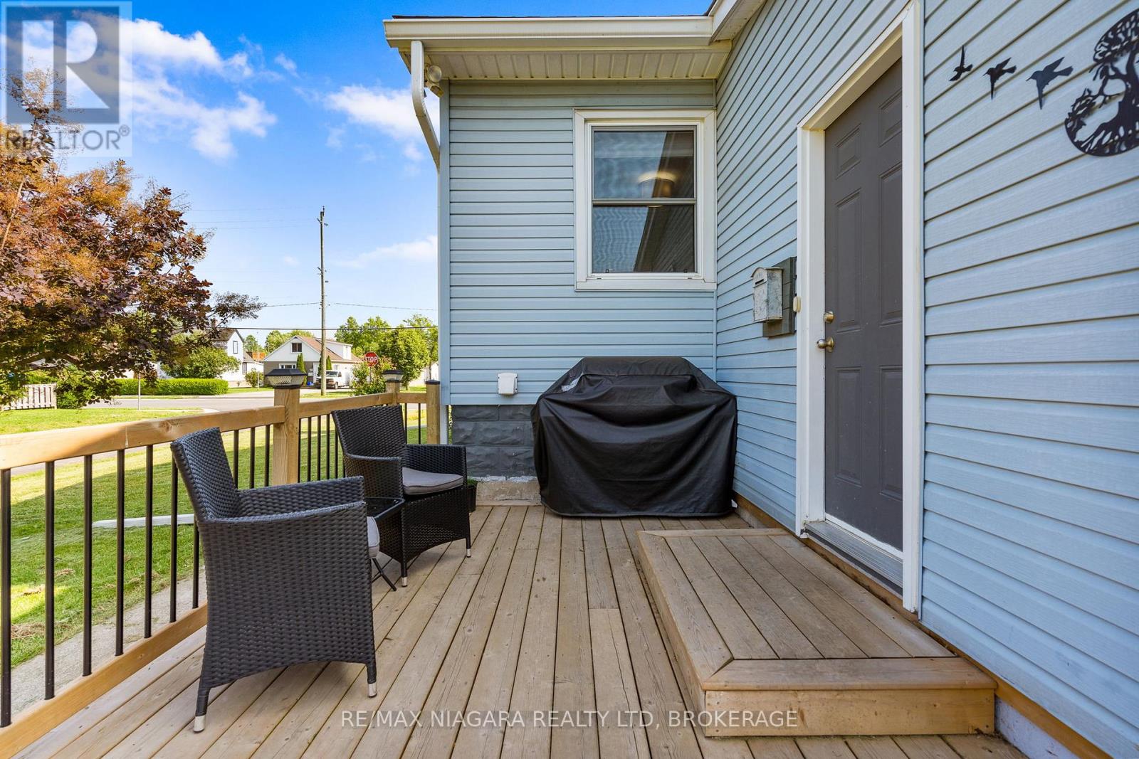 809 BROADWAY AVENUE - 20