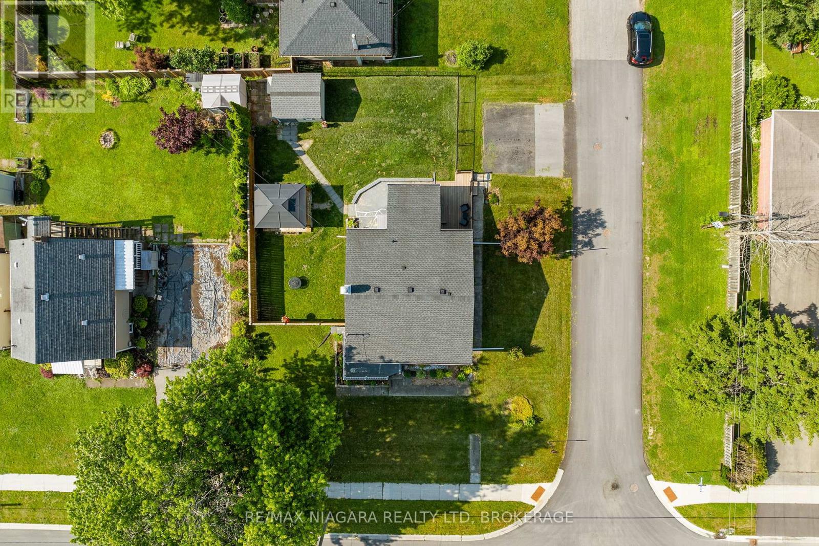 809 BROADWAY AVENUE - 29