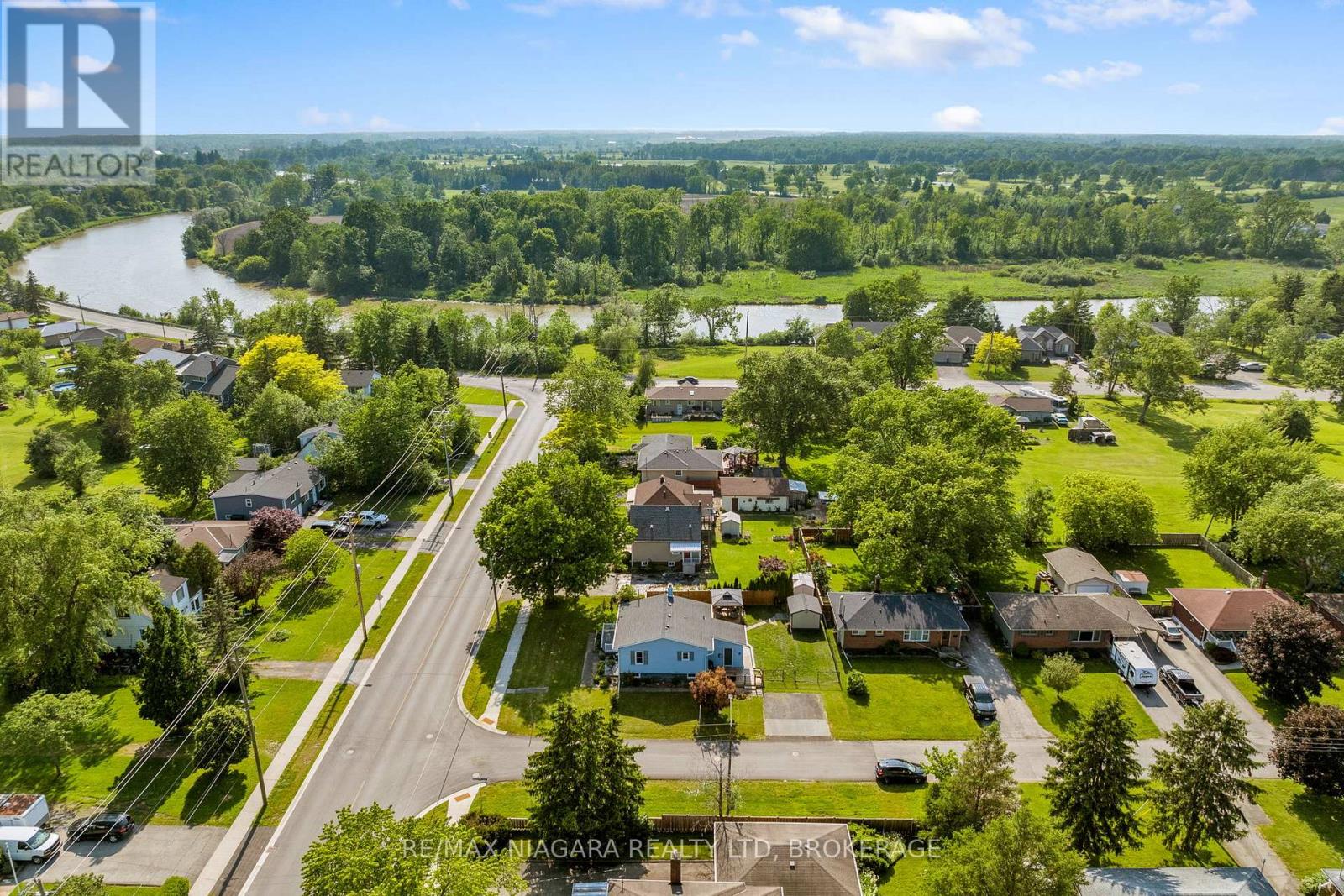 809 BROADWAY AVENUE - 30