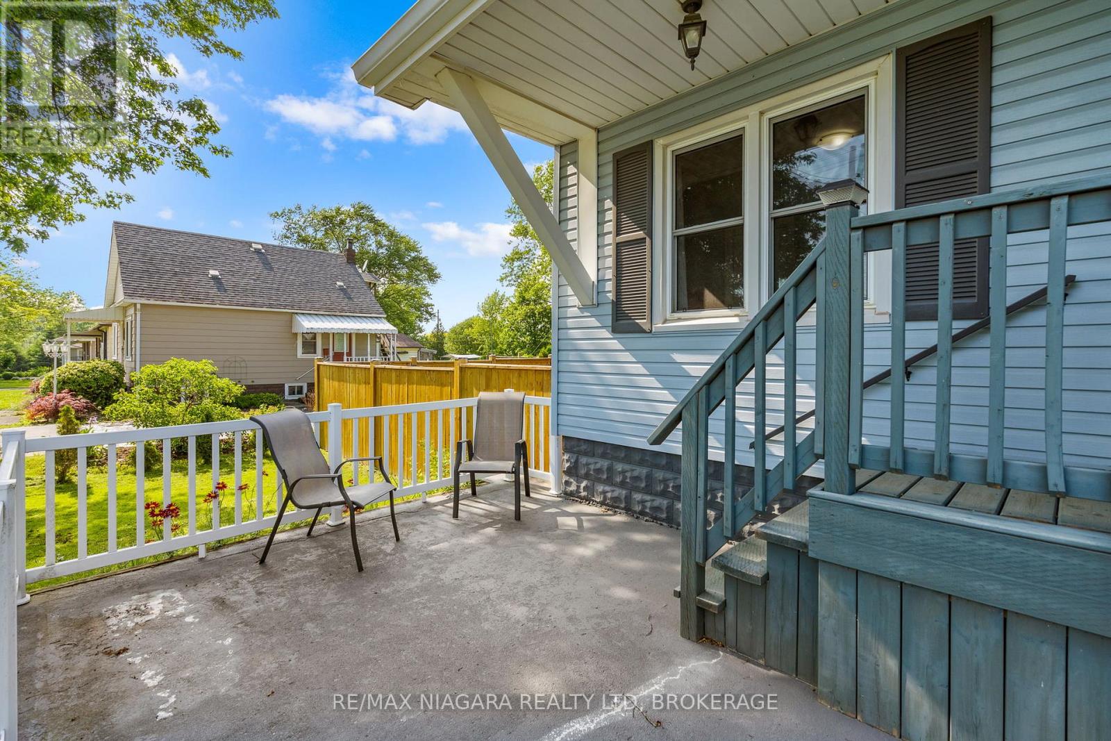 809 BROADWAY AVENUE - 4