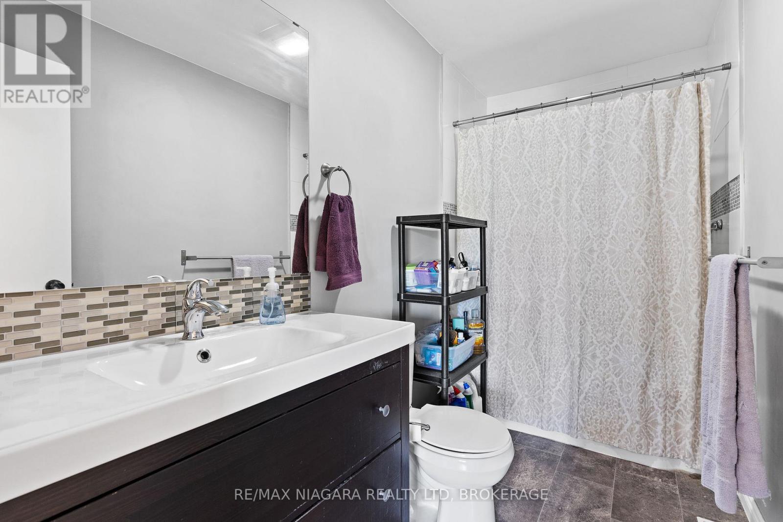 809 BROADWAY AVENUE - 9