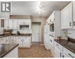Bedroom - 814 10th Street, Castlegar, BC V1N2H8 Photo 10